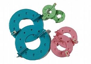 סט מתקנים להכנת פומפונים 3 יח' 3.5/7/9 ס"מ סט מתקנים להכנת פומפונים 3 יח' 3.5/7/9 ס"מ